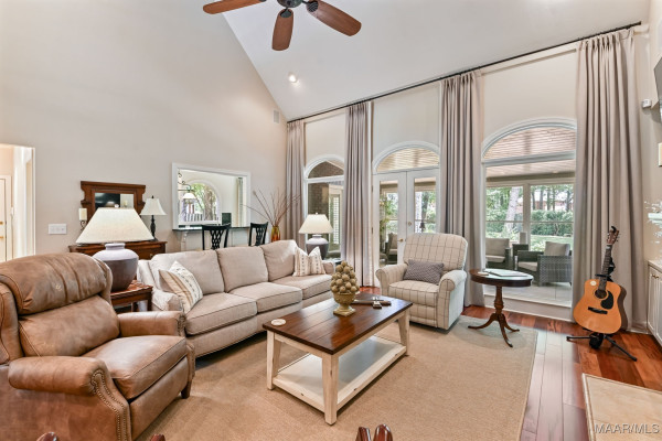 7149 PINECREST Drive