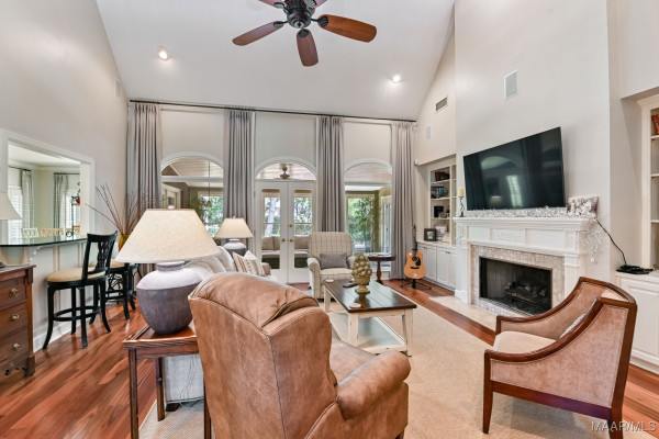 7149 PINECREST Drive