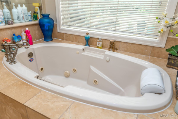 1400 MERIWETHER Road