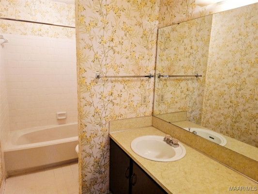 1244 SETH JOHNSON Drive