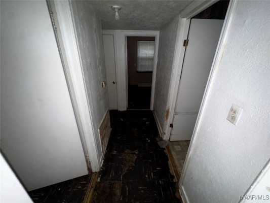 127 GROVEWOOD Court