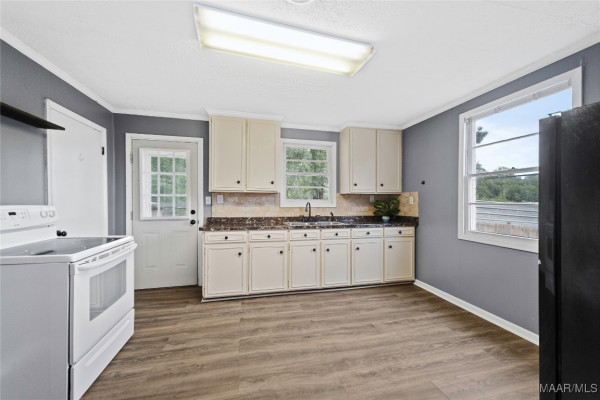 5194 Friendship Road