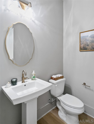 581 King's Meadow Street