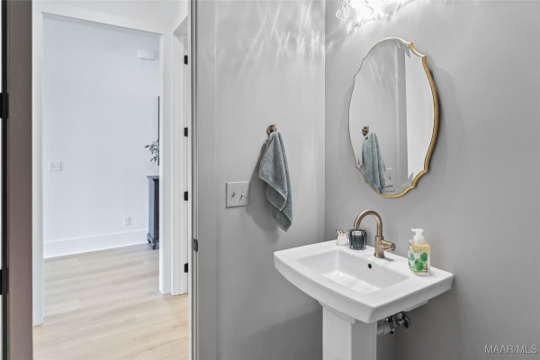 581 King's Meadow Street