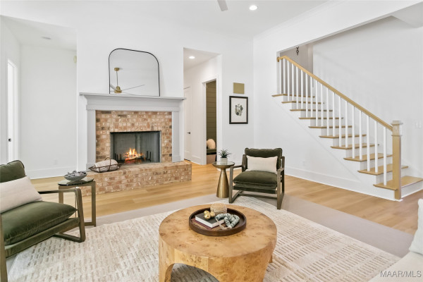 581 King's Meadow Street