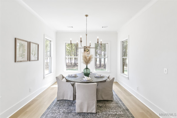 581 King's Meadow Street