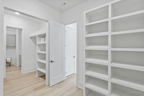 581 King's Meadow Street