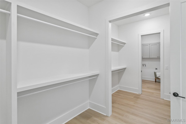 581 King's Meadow Street