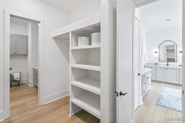 581 King's Meadow Street