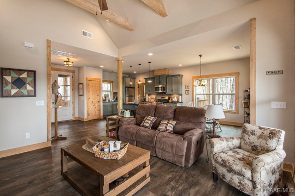 1107 County Road 1006 Road