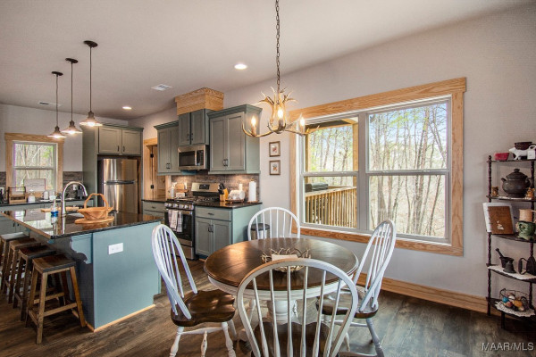 1107 County Road 1006 Road