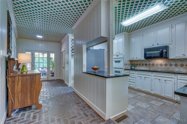 28030 Highway 31 . N