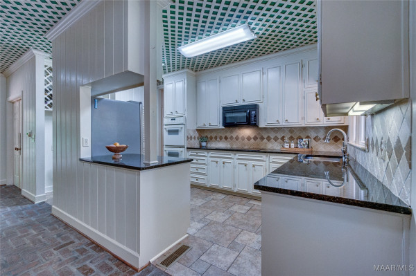 28030 Highway 31 . N