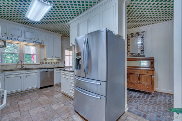 28030 Highway 31 . N