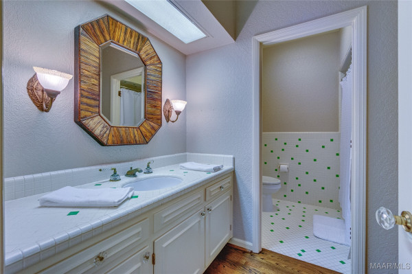 28030 Highway 31 . N