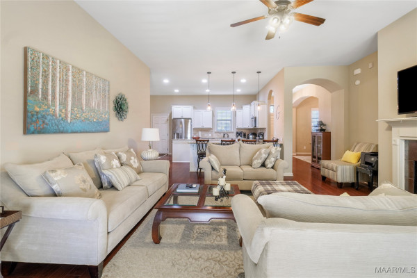 9412 TILLMAN Court
