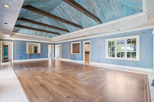 2290 Ray Thorington Road