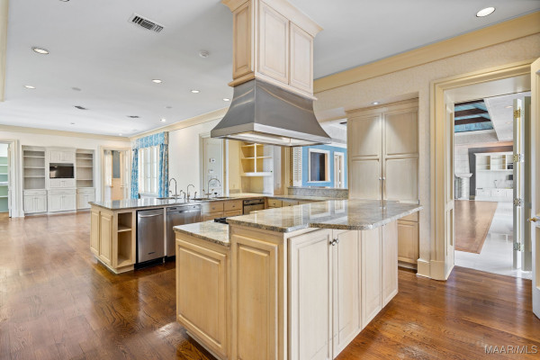 2290 Ray Thorington Road