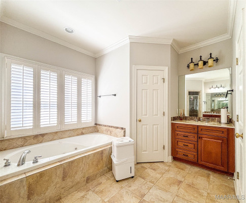 2221 WYNDGATE Drive