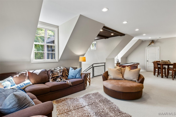 419 N Ridge .