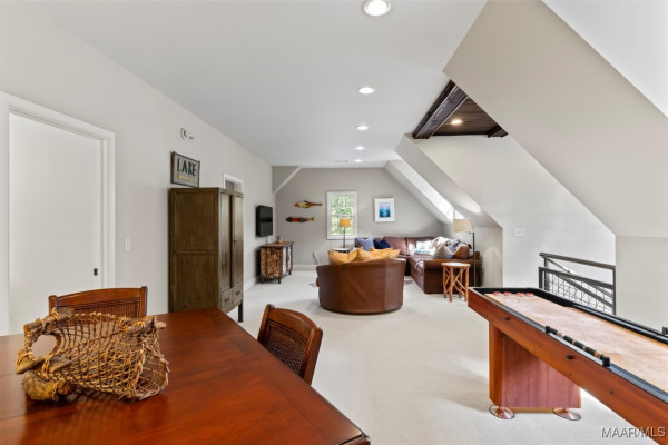 419 N Ridge .