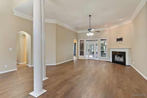 938 SILVER CREEK Circle