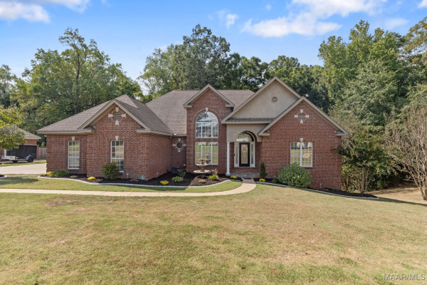 938 SILVER CREEK Circle