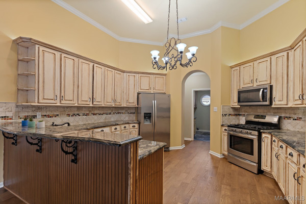 938 SILVER CREEK Circle