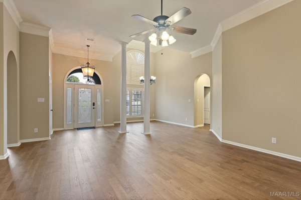 938 SILVER CREEK Circle