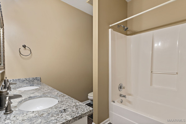 938 SILVER CREEK Circle