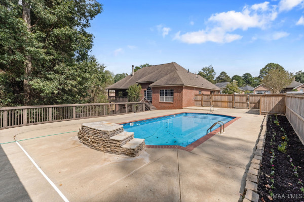 938 SILVER CREEK Circle