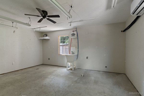 938 SILVER CREEK Circle