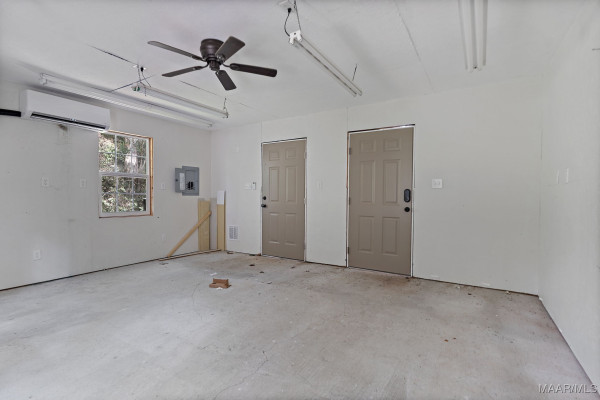 938 SILVER CREEK Circle