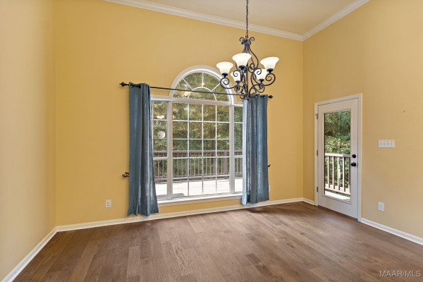 938 SILVER CREEK Circle