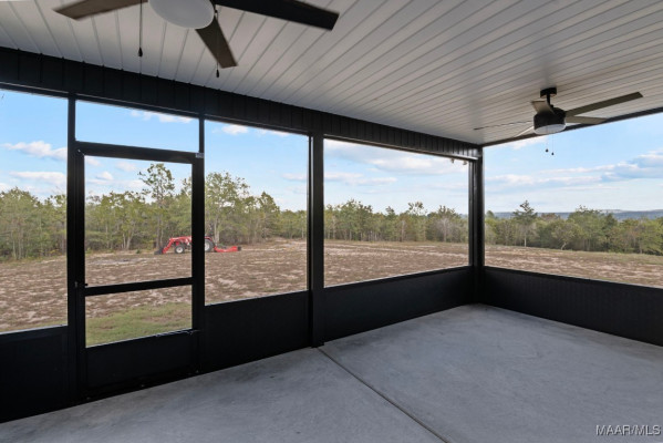 2916 Highway 82 . W