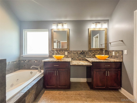 206 Stoneybrooke Way