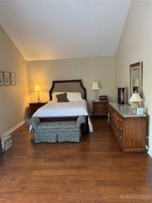 6529 MONMOUTH Mews