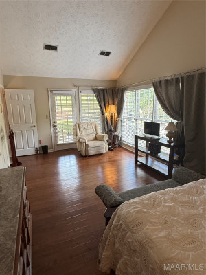6529 MONMOUTH Mews