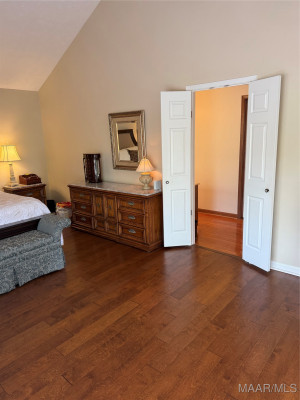 6529 MONMOUTH Mews