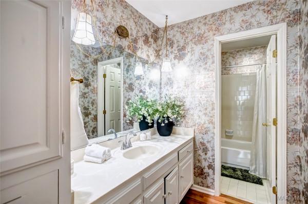 2811 Lansdowne Drive