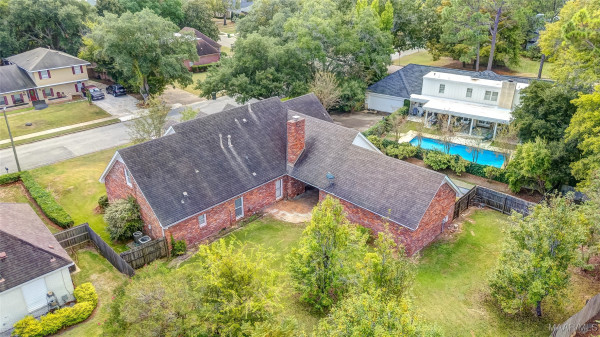 2811 Lansdowne Drive