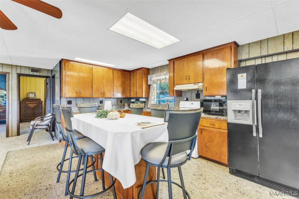 565 1st Street