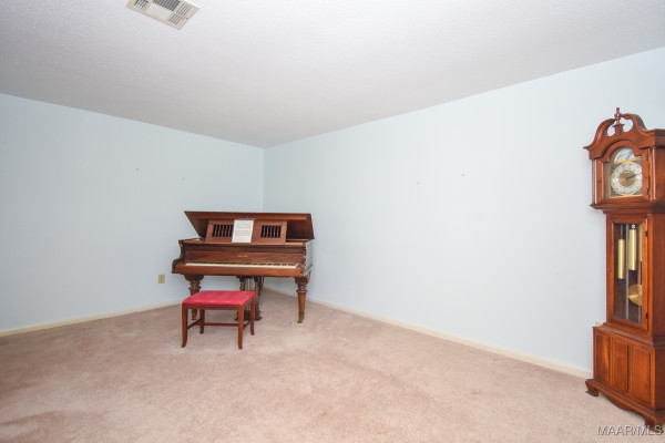 1237 Edgeworth Drive