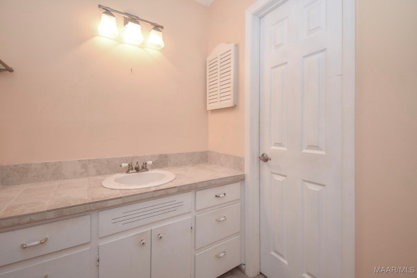 1237 Edgeworth Drive