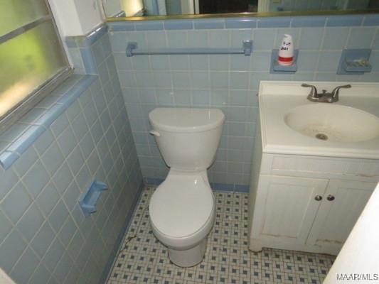 2712 GREENBRIAR Road