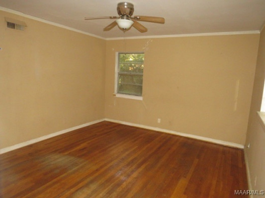 2712 GREENBRIAR Road