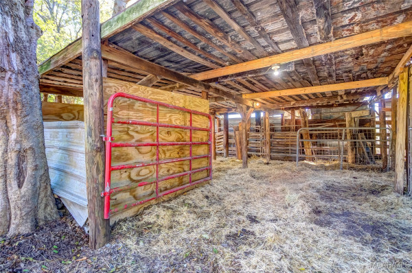 3325 Richardson Road S