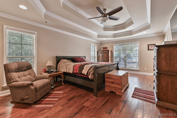 915 County Road 19 . N