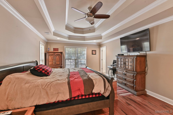 915 County Road 19 . N