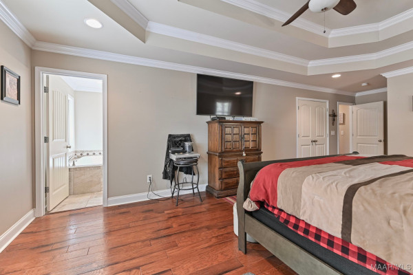 915 County Road 19 . N